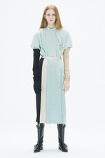 トーガ プルラ 2017年プレフォールコレクション - 縦のラインに込めた女性らしさ｜写真13