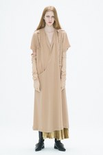 トーガ プルラ 2017年プレフォールコレクション - 縦のラインに込めた女性らしさ｜写真14