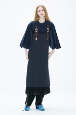 トーガ プルラ 2017年プレフォールコレクション - 縦のラインに込めた女性らしさ｜写真18