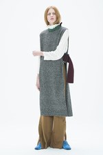 トーガ プルラ 2017年プレフォールコレクション - 縦のラインに込めた女性らしさ｜写真19