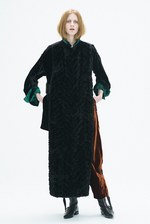 トーガ プルラ 2017年プレフォールコレクション - 縦のラインに込めた女性らしさ｜写真23