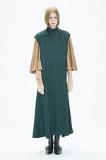 トーガ プルラ 2017年プレフォールコレクション - 縦のラインに込めた女性らしさ｜写真24