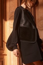 クロエ 2017年秋コレクション - ドレープと暖かいカラーパレットで描き出す、芯を持った女性像｜写真12