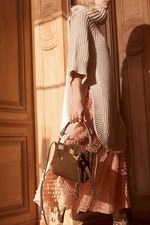 クロエ 2017年秋コレクション - ドレープと暖かいカラーパレットで描き出す、芯を持った女性像｜写真17
