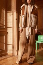 クロエ 2017年秋コレクション - ドレープと暖かいカラーパレットで描き出す、芯を持った女性像｜写真20