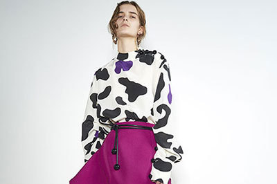 スポーツマックス  17年プレフォールコレクション - リズミカルな曲線を多用し、アートなスタイルを