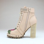 ジェフリーキャンベルから春気分を盛り上げる新作レースアップブーツ - 花刺繍にスタッズをプラス｜写真4