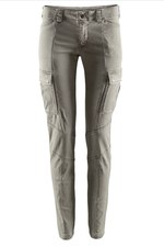 H&M×コスチュームデザイナーのトリッシュ・サマーヴィルによる映画『ドラゴン・タトゥーの女』コレクション発表｜写真18