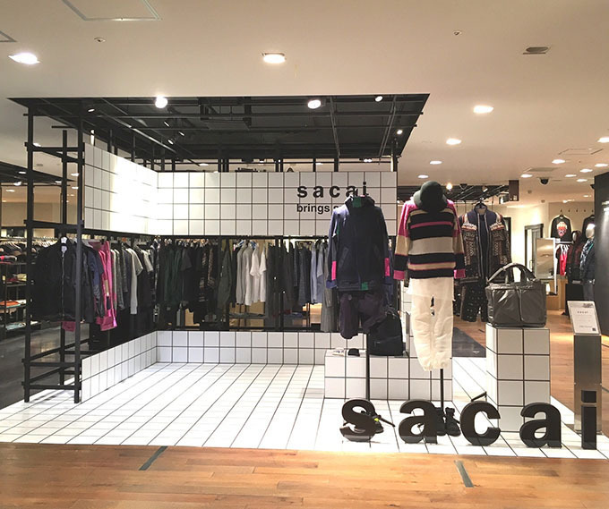 【sacai】伊勢丹メンズ別注 刺繍ブルゾン sacai、刺繍ブルゾンやダニエル・ジョンストンのロゴTなど伊勢丹