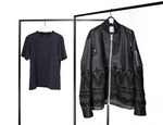 sacai、刺繍ブルゾンやダニエル・ジョンストンのロゴTなど伊勢丹新宿店メンズ館限定アイテム発売｜写真1