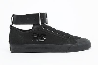 アディダス バイ ラフ・シモンズ 17年春夏の新作スニーカー - バックル付きの新モデルも