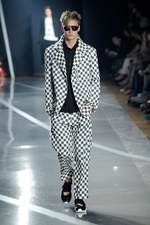 スポーティなエッセンスが溶け込んだロンドンストリート - Y-3(ワイスリー) 2012年春夏コレクション｜写真27