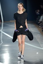 スポーティなエッセンスが溶け込んだロンドンストリート - Y-3(ワイスリー) 2012年春夏コレクション｜写真36