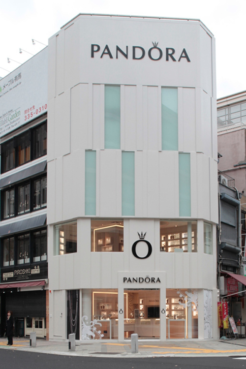 人気ジュエリーブランド PANDORAが12月2日に神戸元町に旗艦ショップをオープンした-画像1