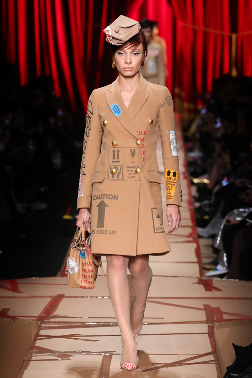 モスキーノ(MOSCHINO) 2017-18年秋冬ウィメンズコレクション シルエット - 写真11