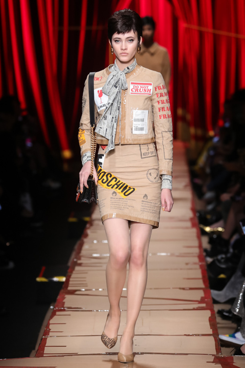 モスキーノ(MOSCHINO) 2017-18年秋冬ウィメンズコレクション シルエット - 写真12