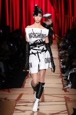 モスキーノ 2017年秋冬コレクション - 楽しんじゃえば何だってファッションに｜写真66