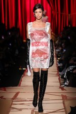 モスキーノ 2017年秋冬コレクション - 楽しんじゃえば何だってファッションに｜写真84