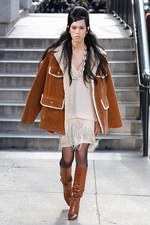 マーク ジェイコブス 17年フォール ウィメンズコレクション - “カジュアル”という概念の新境地｜写真10