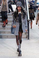 マーク ジェイコブス 17年フォール ウィメンズコレクション - “カジュアル”という概念の新境地｜写真13