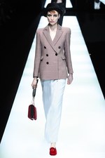 ジョルジオ アルマーニ 2017年秋冬コレクション - ジュエルカラーはテキスタイル上で輝きを増す｜写真2