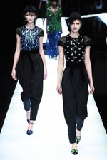 ジョルジオ アルマーニ 2017年秋冬コレクション - ジュエルカラーはテキスタイル上で輝きを増す｜写真101