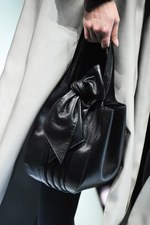 ジョルジオ アルマーニ 2017年秋冬コレクション - ジュエルカラーはテキスタイル上で輝きを増す｜写真15