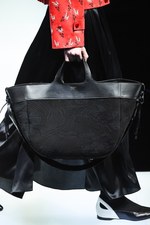 ジョルジオ アルマーニ 2017年秋冬コレクション - ジュエルカラーはテキスタイル上で輝きを増す｜写真19