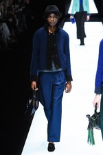 ジョルジオ アルマーニ 2017年秋冬コレクション - ジュエルカラーはテキスタイル上で輝きを増す｜写真42