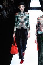 ジョルジオ アルマーニ 2017年秋冬コレクション - ジュエルカラーはテキスタイル上で輝きを増す｜写真62