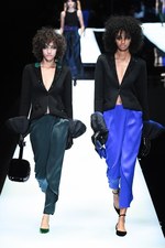 ジョルジオ アルマーニ 2017年秋冬コレクション - ジュエルカラーはテキスタイル上で輝きを増す｜写真80