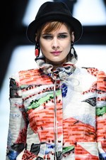 ジョルジオ アルマーニ 2017年秋冬コレクション - ジュエルカラーはテキスタイル上で輝きを増す｜写真99