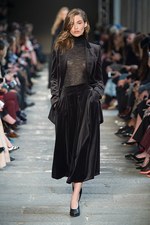 マックスマーラ 2017年秋冬コレクション - 北欧の刺激は真実への探求心をくすぐる｜写真35