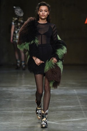 ハウス オブ ホランド(House of Holland) 2017-18年秋冬ウィメンズコレクション  - 写真27