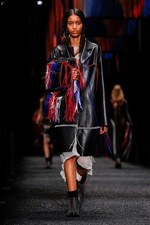 アレキサンダー・マックイーン 2017年秋冬コレクション - ウィッシュ・ツリーに祈りを込めて｜写真5