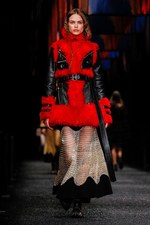 アレキサンダー・マックイーン 2017年秋冬コレクション - ウィッシュ・ツリーに祈りを込めて｜写真24