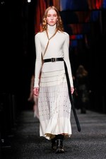 アレキサンダー・マックイーン 2017年秋冬コレクション - ウィッシュ・ツリーに祈りを込めて｜写真29