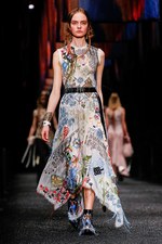 アレキサンダー・マックイーン 2017年秋冬コレクション - ウィッシュ・ツリーに祈りを込めて｜写真32