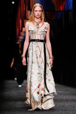 アレキサンダー・マックイーン 2017年秋冬コレクション - ウィッシュ・ツリーに祈りを込めて｜写真35