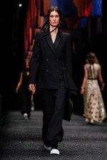 アレキサンダー・マックイーン 2017年秋冬コレクション - ウィッシュ・ツリーに祈りを込めて｜写真36