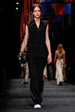 アレキサンダー・マックイーン 2017年秋冬コレクション - ウィッシュ・ツリーに祈りを込めて｜写真37