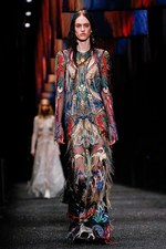 アレキサンダー・マックイーン 2017年秋冬コレクション - ウィッシュ・ツリーに祈りを込めて｜写真39