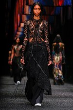 アレキサンダー・マックイーン 2017年秋冬コレクション - ウィッシュ・ツリーに祈りを込めて｜写真41