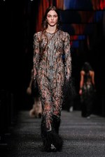 アレキサンダー・マックイーン 2017年秋冬コレクション - ウィッシュ・ツリーに祈りを込めて｜写真44