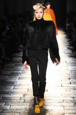 ボッテガ・ヴェネタ 2017-18年秋冬コレクション - 上質な装いの上ではエレガントな遊びを｜写真2