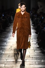 ボッテガ・ヴェネタ 2017-18年秋冬コレクション - 上質な装いの上ではエレガントな遊びを｜写真10