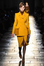 ボッテガ・ヴェネタ 2017-18年秋冬コレクション - 上質な装いの上ではエレガントな遊びを｜写真12