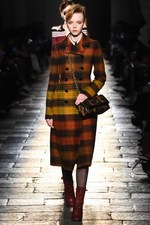 ボッテガ・ヴェネタ 2017-18年秋冬コレクション - 上質な装いの上ではエレガントな遊びを｜写真14