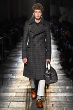 ボッテガ・ヴェネタ 2017-18年秋冬コレクション - 上質な装いの上ではエレガントな遊びを｜写真24