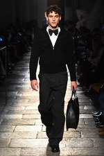 ボッテガ・ヴェネタ 2017-18年秋冬コレクション - 上質な装いの上ではエレガントな遊びを｜写真30
